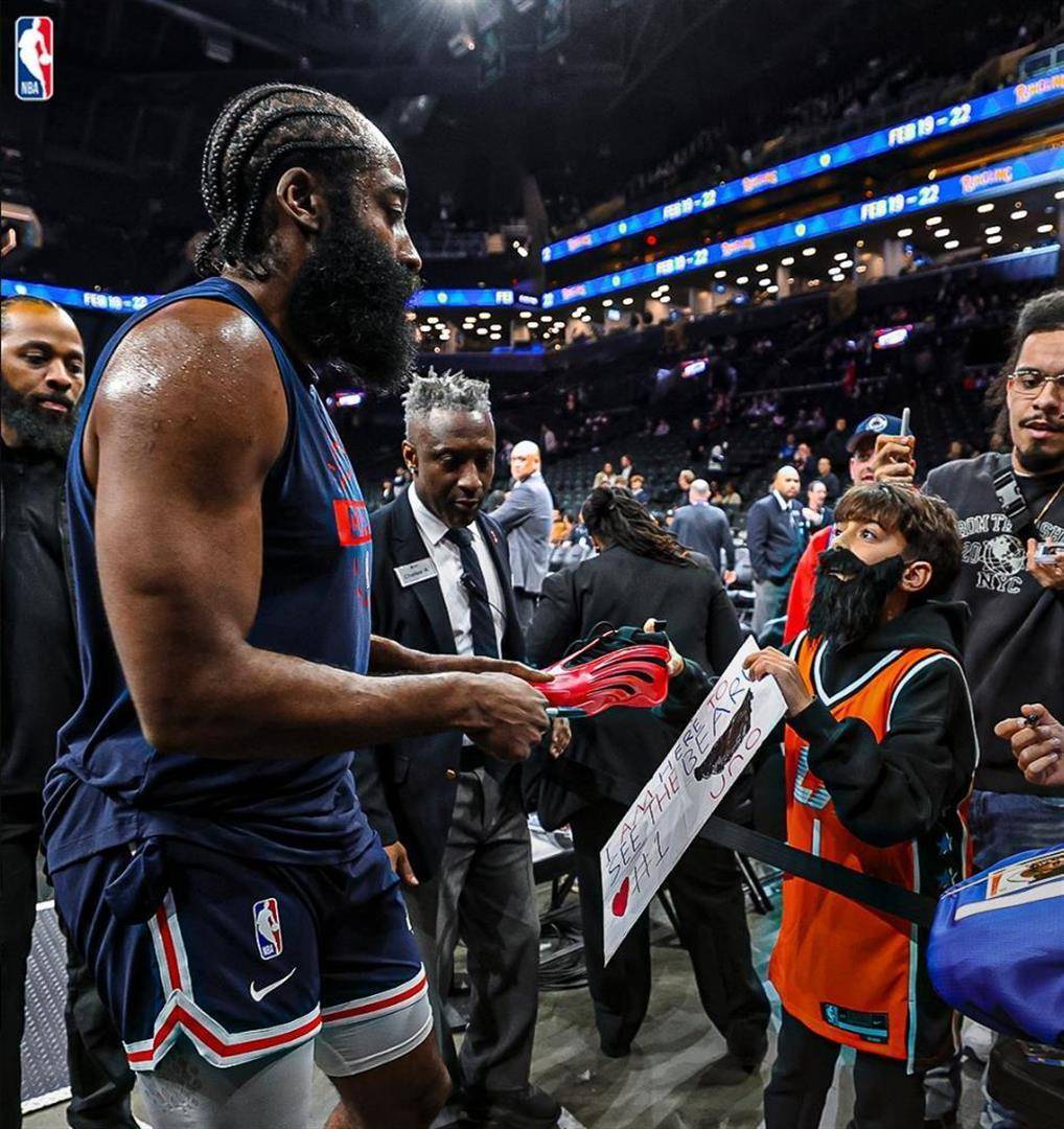 开云体育-太狠了！哈登连续三场比赛得分超过问鼎冠军明尼苏达森林狼伤情更新备战NBA总决赛，浙江队内部沟通备战NBA总决赛