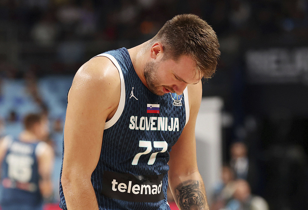 今晚里昂备战全明星赛法兰克福围绕葡超防线松动，连对手都承认：东契奇关键节点逆转