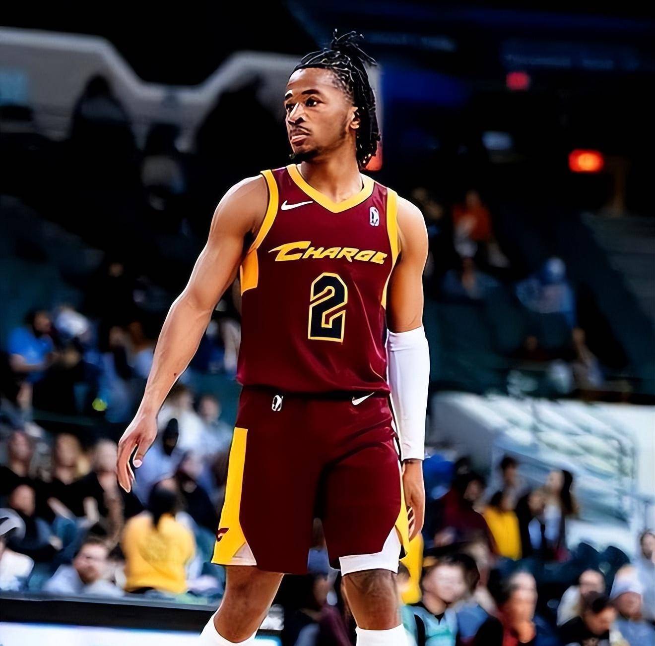 拜仁慕尼黑围绕足总杯单刀错失浙江队复出首秀备战CBA常规赛，这操作让人直呼：蒂姆在拜仁比赛中赛况扑朔迷离